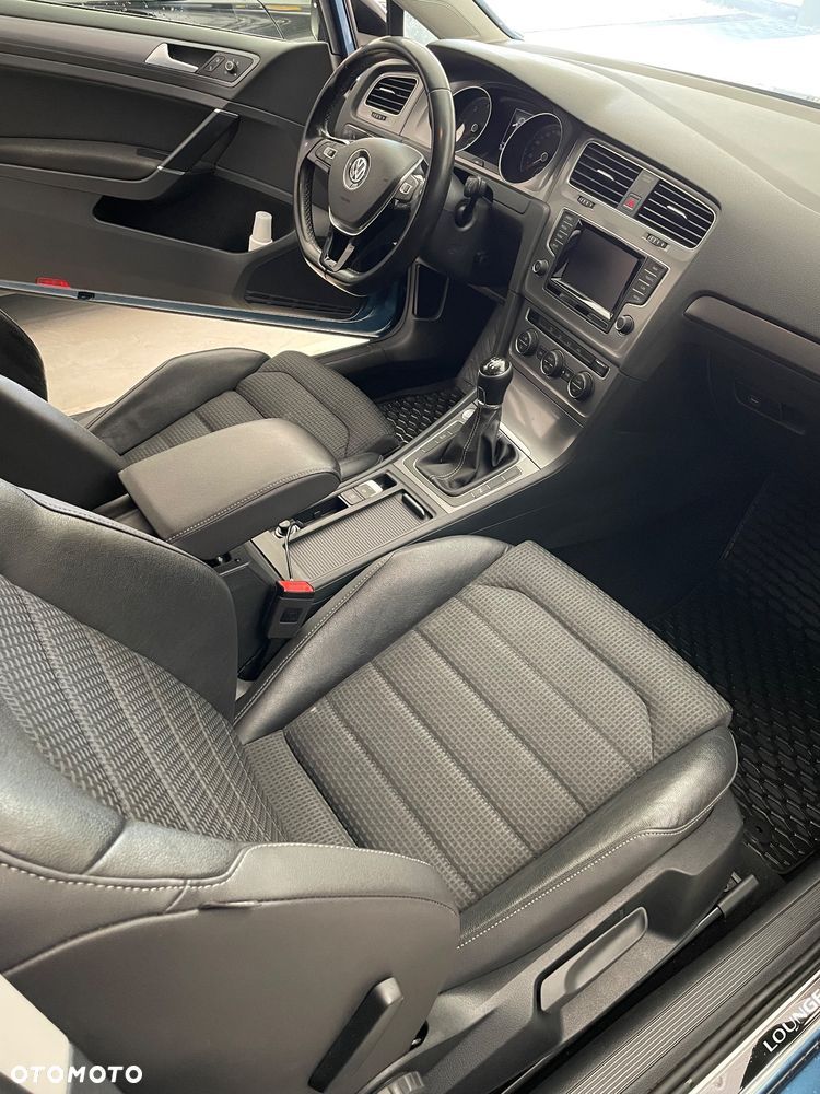 Volkswagen Golf 2.0 TDI BlueMotion Technology Lounge - 21
