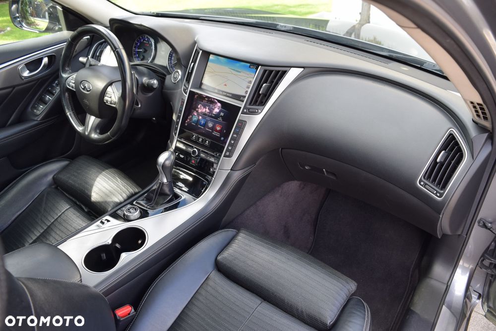 Infiniti Q50 2.0t Sport Sound Studio by Bose - 18