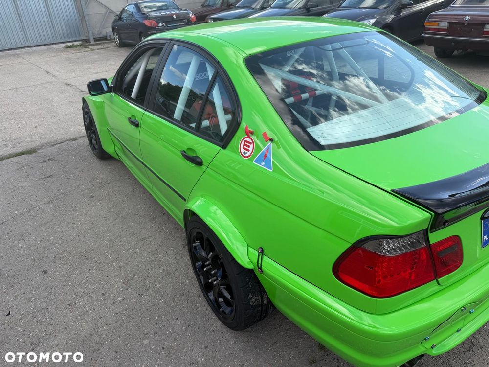 BMW Seria 3 330i - 4