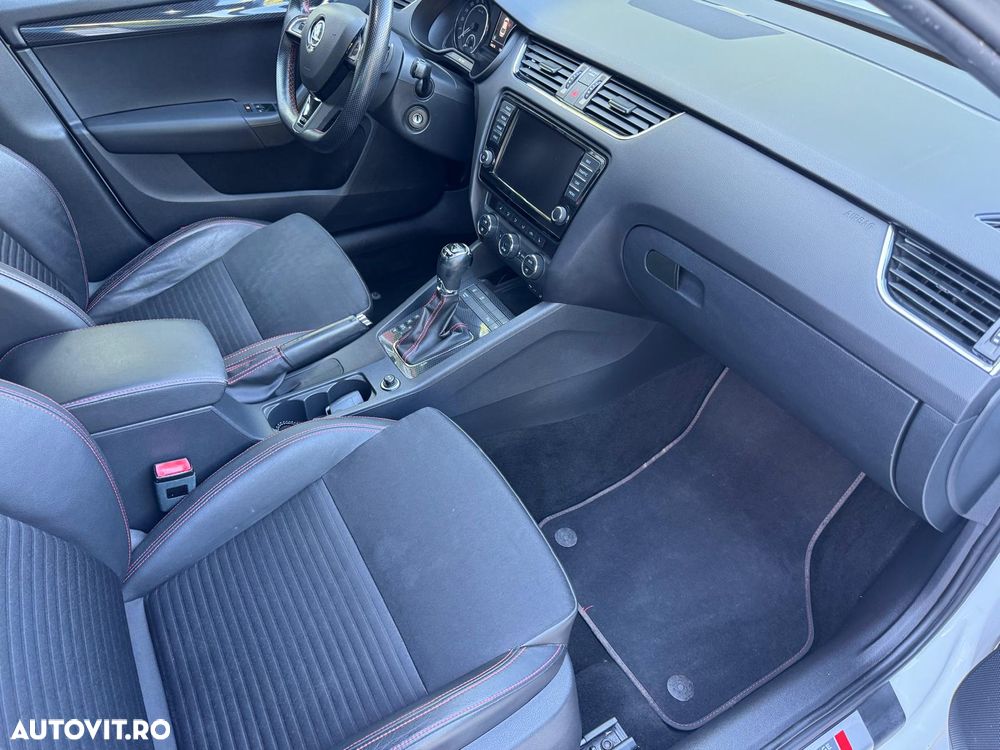 Skoda Octavia 2.0 TDI DSG RS - 5