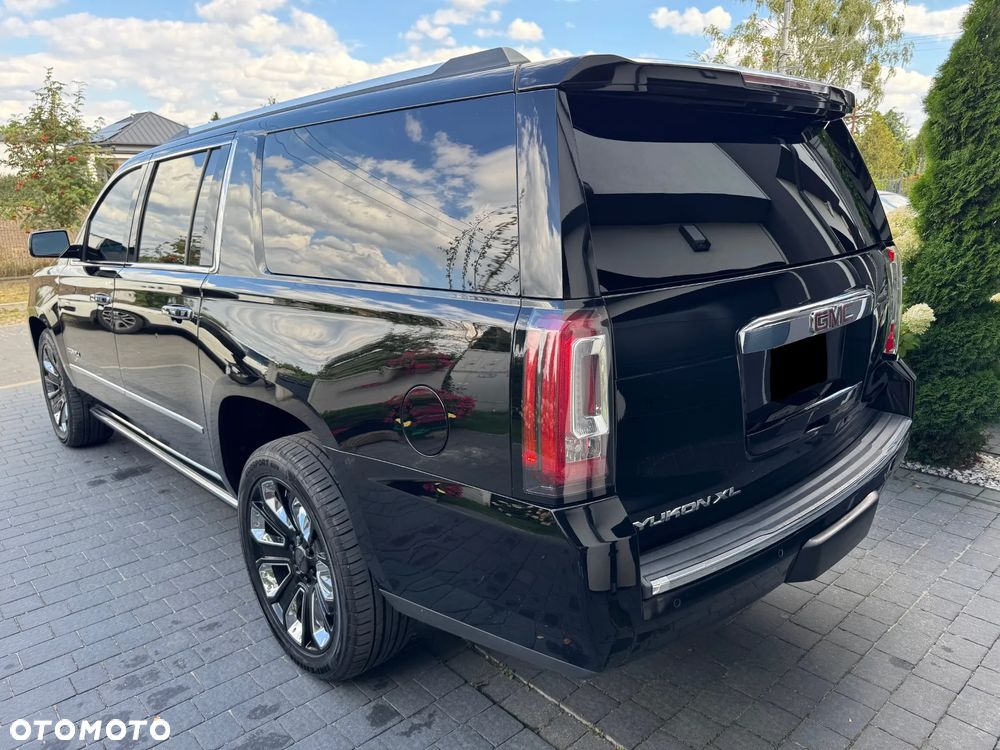 GMC Yukon - 11
