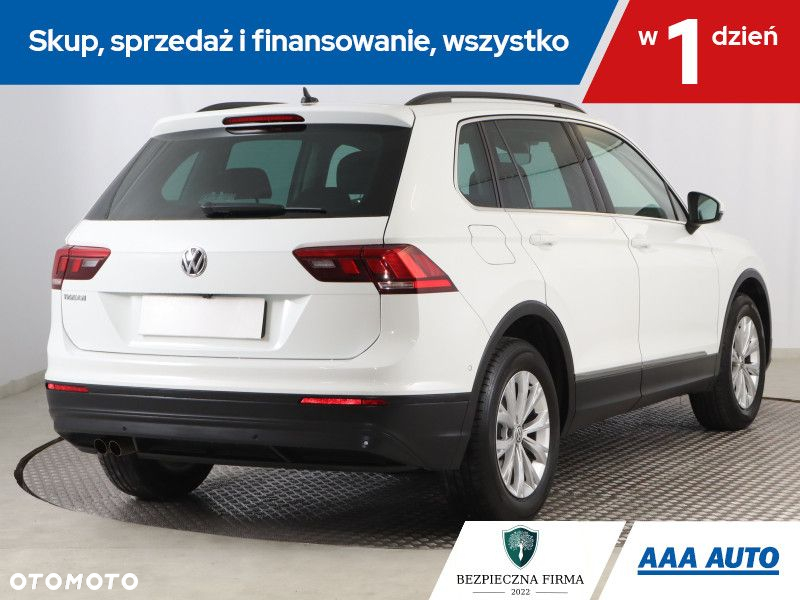 Volkswagen Tiguan - 6
