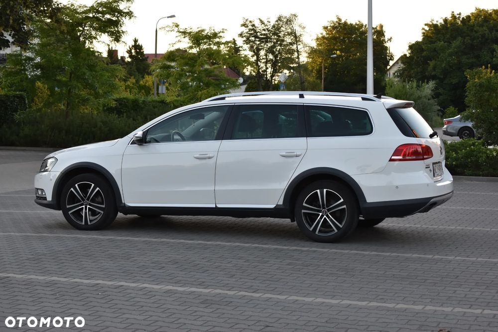 Volkswagen Passat 2.0 TDI BlueMotion Technology Exclusive - 6