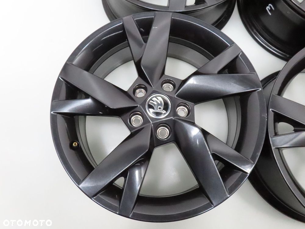 Alufelgi 17'' Skoda Octavia IV 5x112 ET46 5E3601025AC - 8