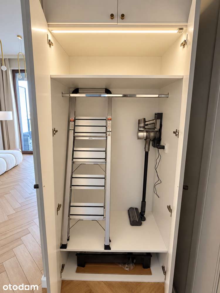WYJĄTKOWY APARTAMENT | AUTONOMIA PRASKA | 3,2 M WYSOKOŚCI | BALKON