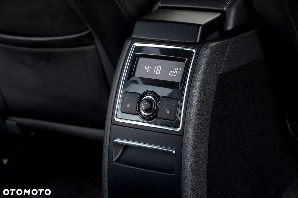 Skoda Superb 2.0 TDI DSG FAMILY - 22