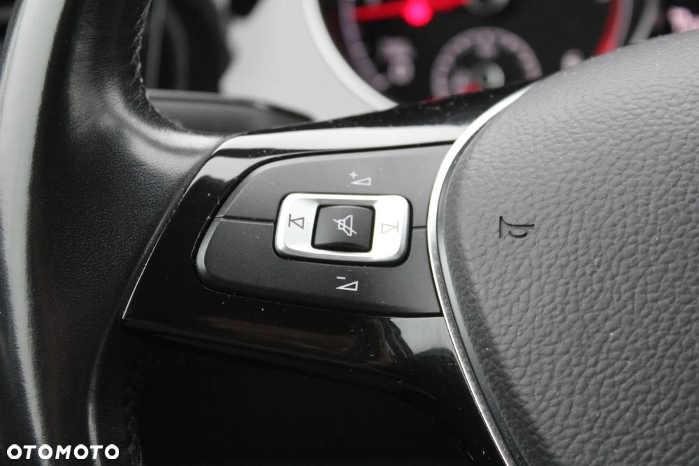 Volkswagen Golf - 17