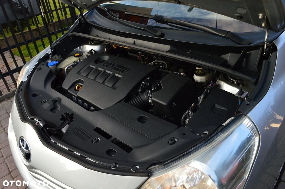 Toyota Verso 1.8 Premium 7os - 27