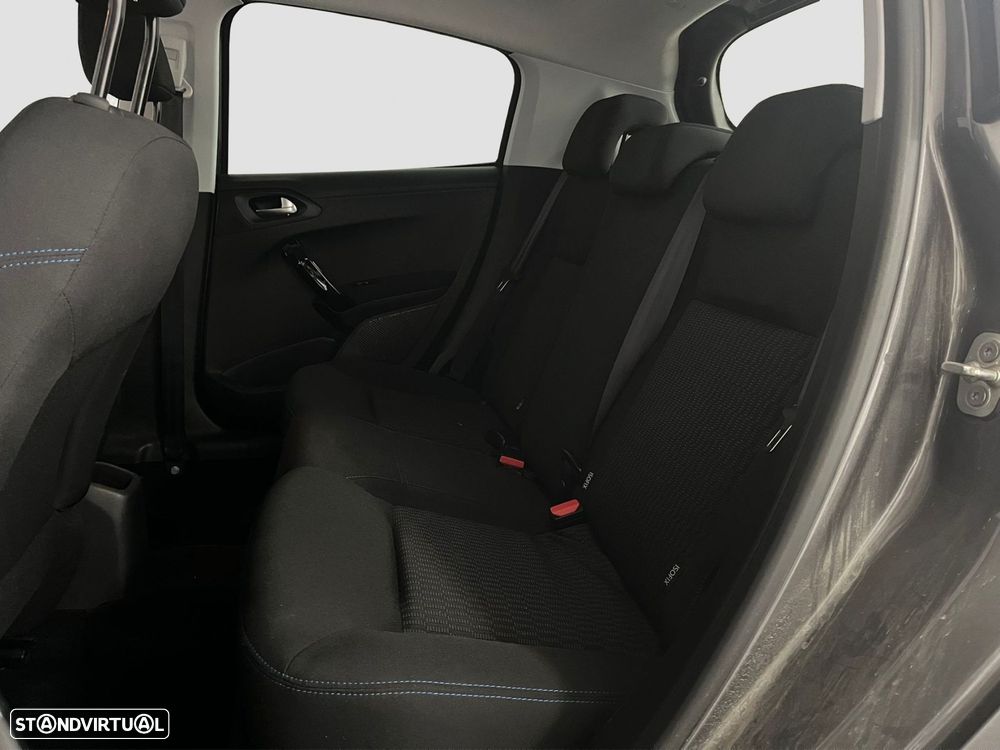 Peugeot 208 1.2 PureTech Signature - 9