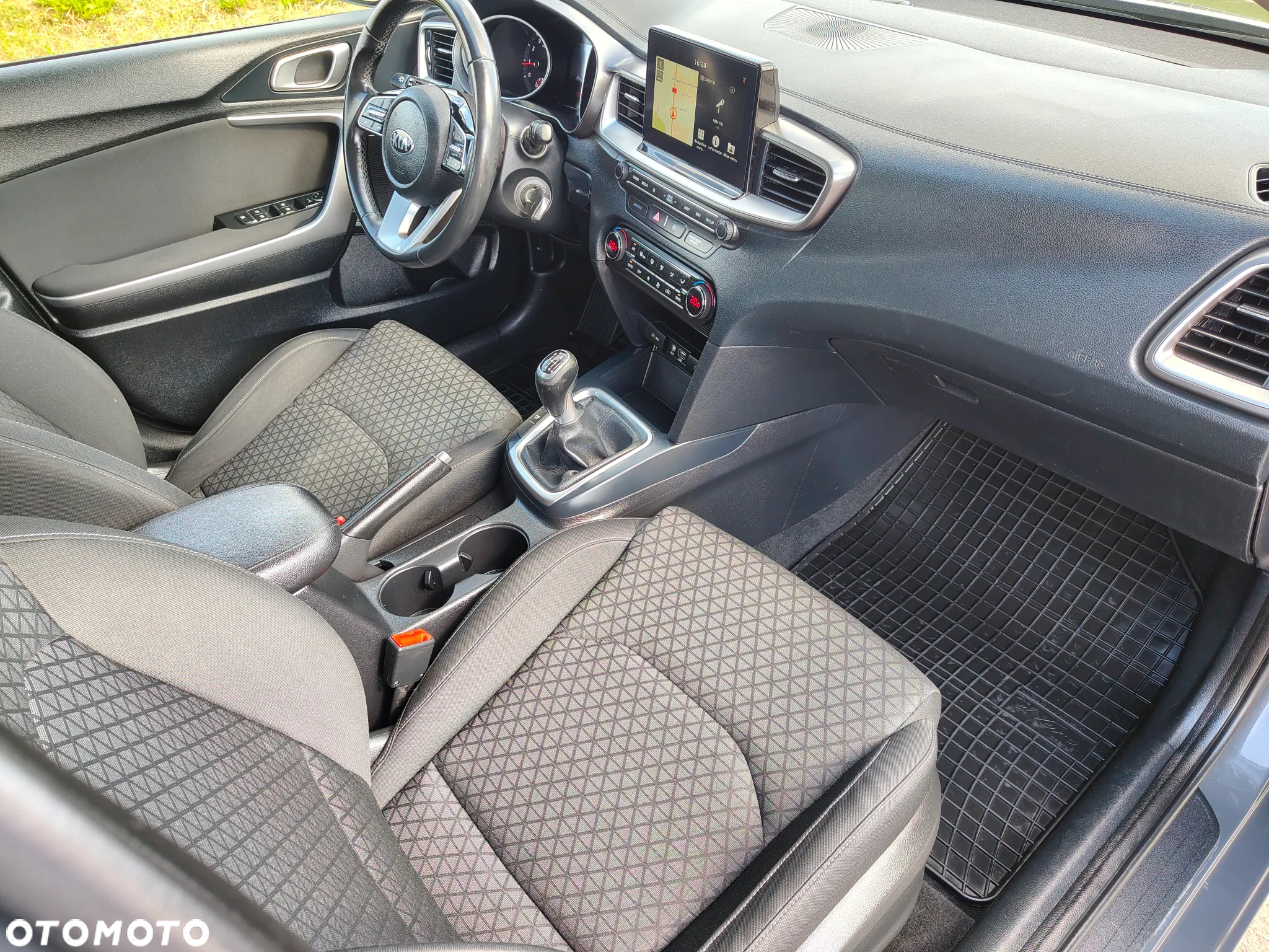 Kia Ceed 1.4 T-GDI L Business Line - 33