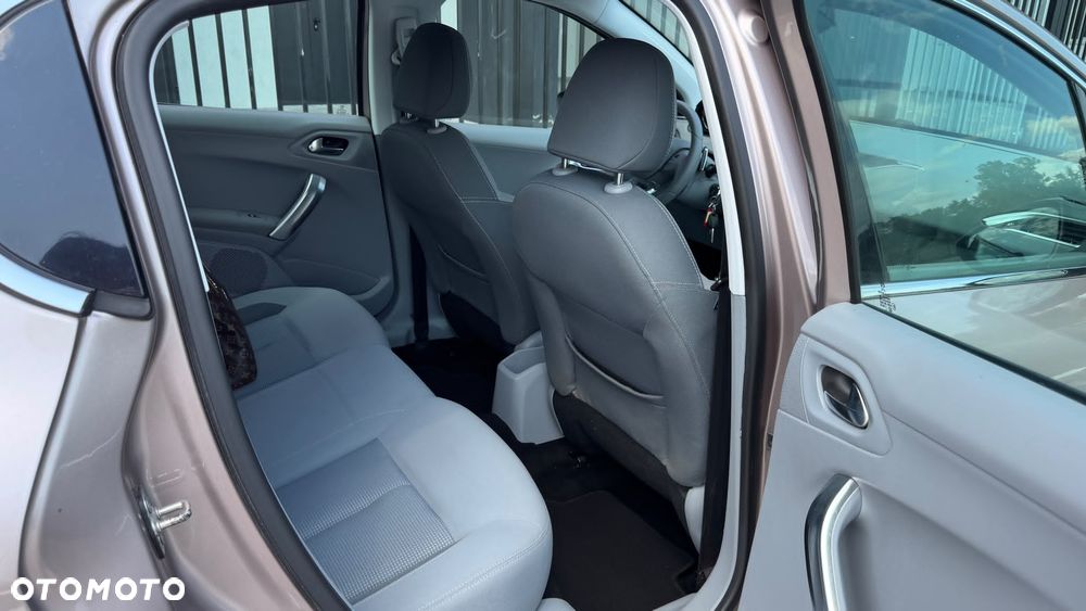 Peugeot 208 - 31
