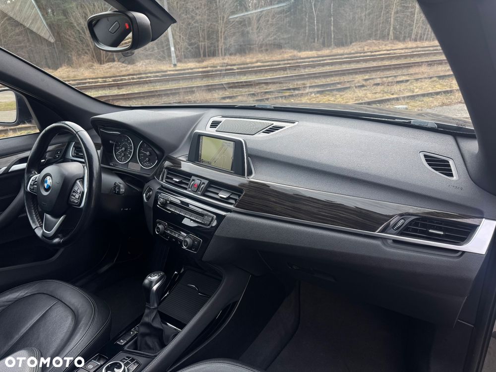 BMW X1 xDrive25i xLine - 17