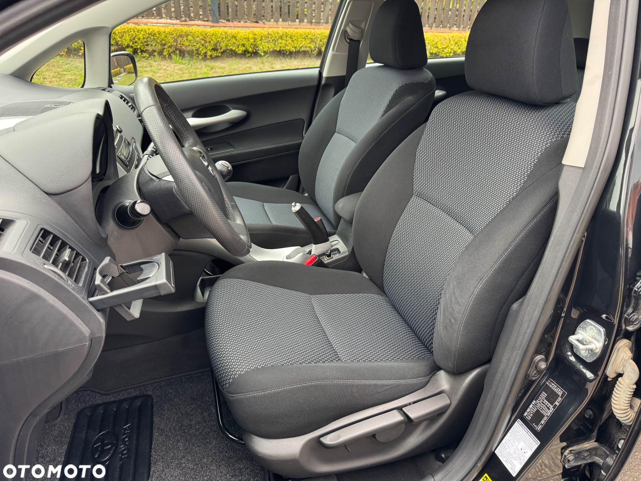 Toyota Auris 1.33 VVT-i Terra Start - 27