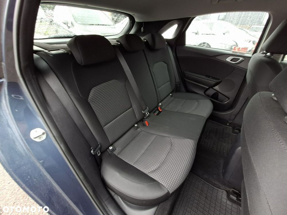 Kia Ceed - 24