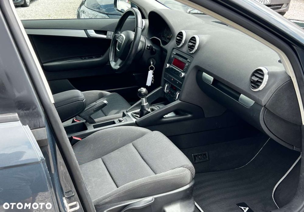 Audi A3 Sportback - 13