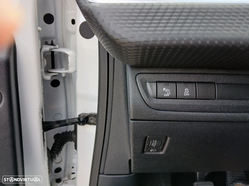 Peugeot 2008 PureTech 82 Style - 17