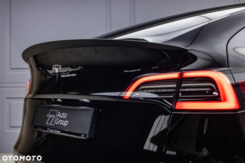 Tesla Y Performance AWD - 38