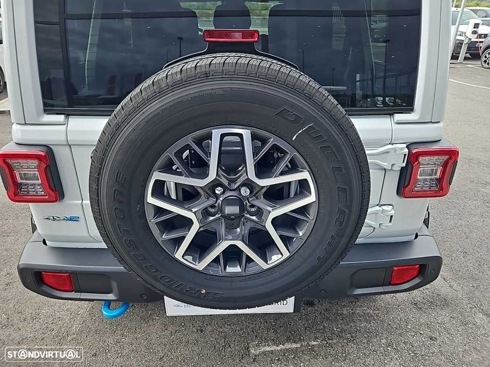 Jeep Wrangler Unlimited - 30