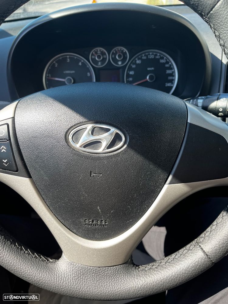 Hyundai i30 1.6 CRDI Blue Comfort CPF - 12