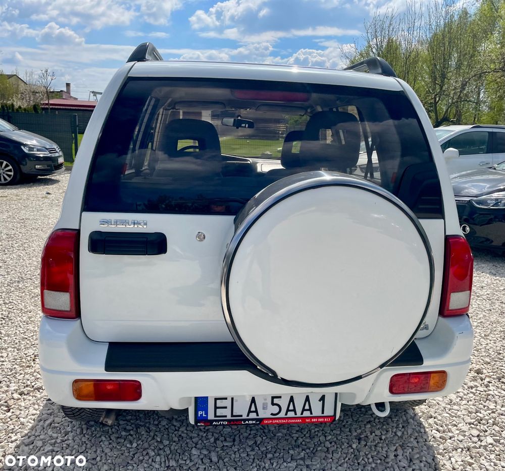 Suzuki Grand Vitara 2.0 Club - 17