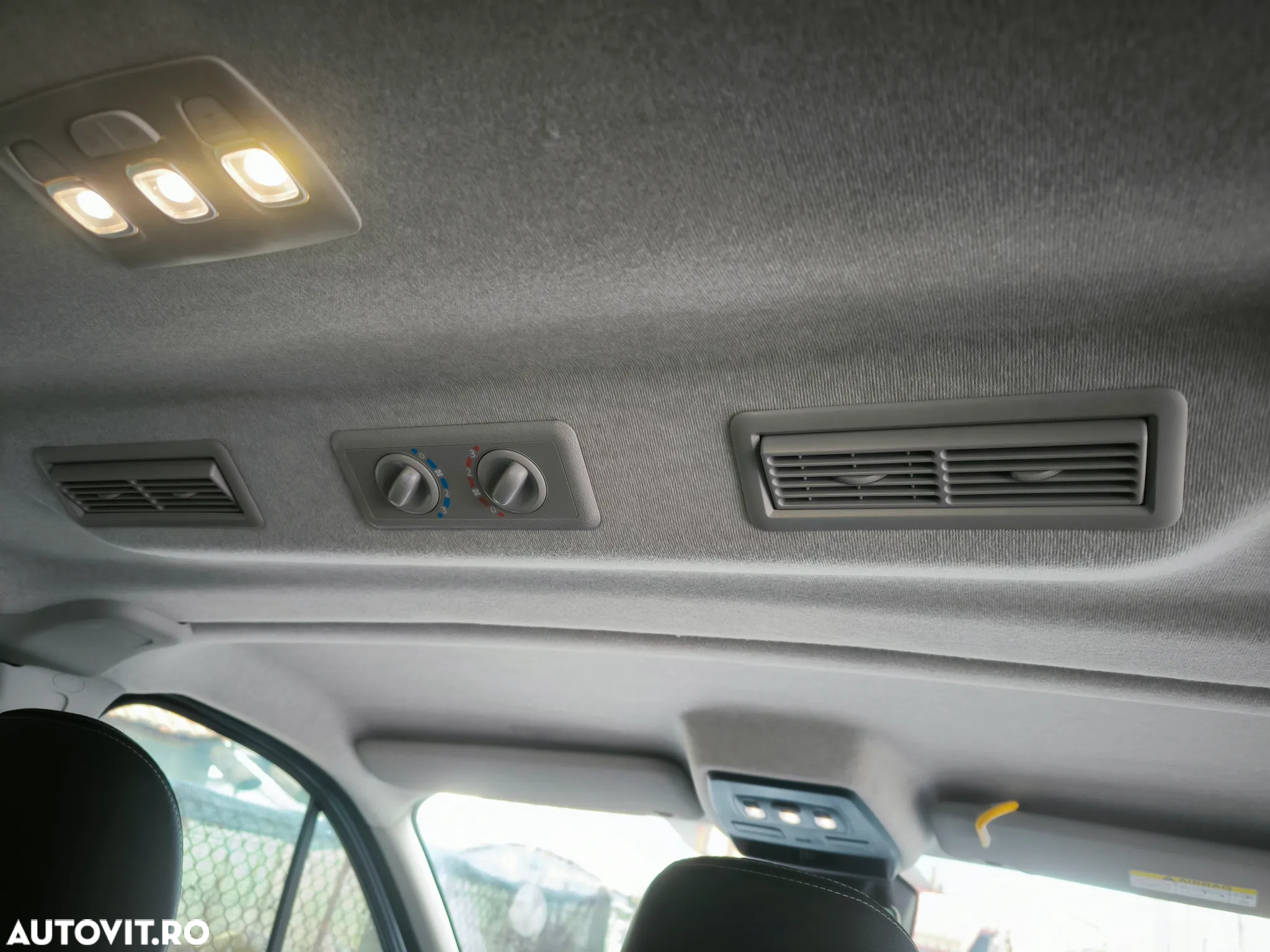 Renault Trafic Combi 2.0 Blue dCi 150 S&S L2 8+1 Zen - 9