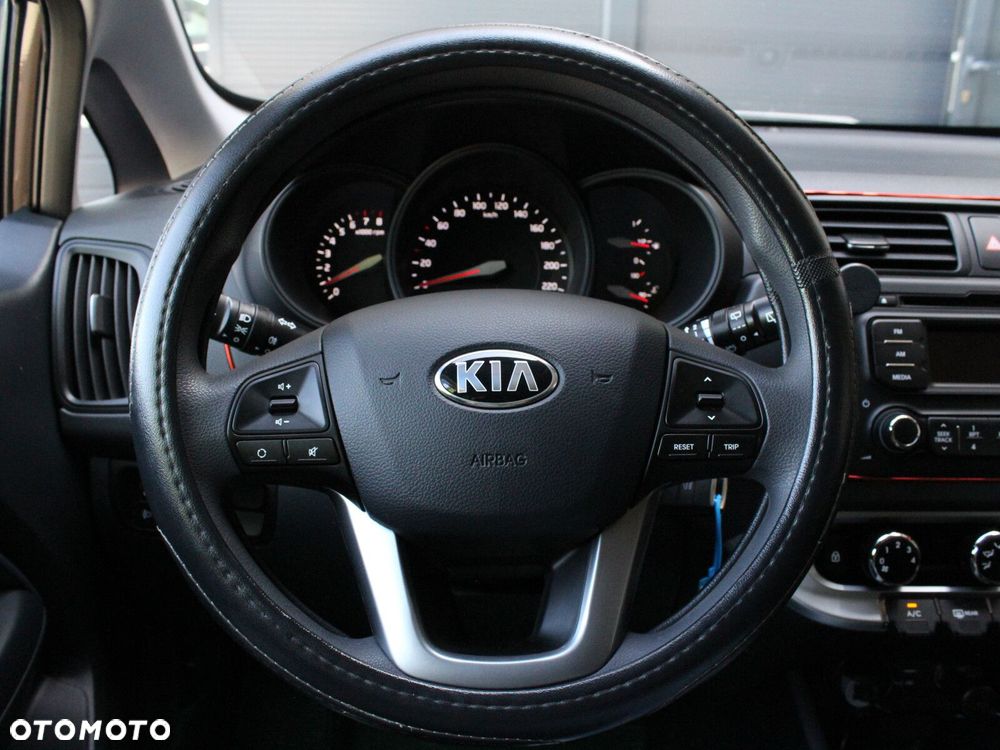 Kia Rio - 17