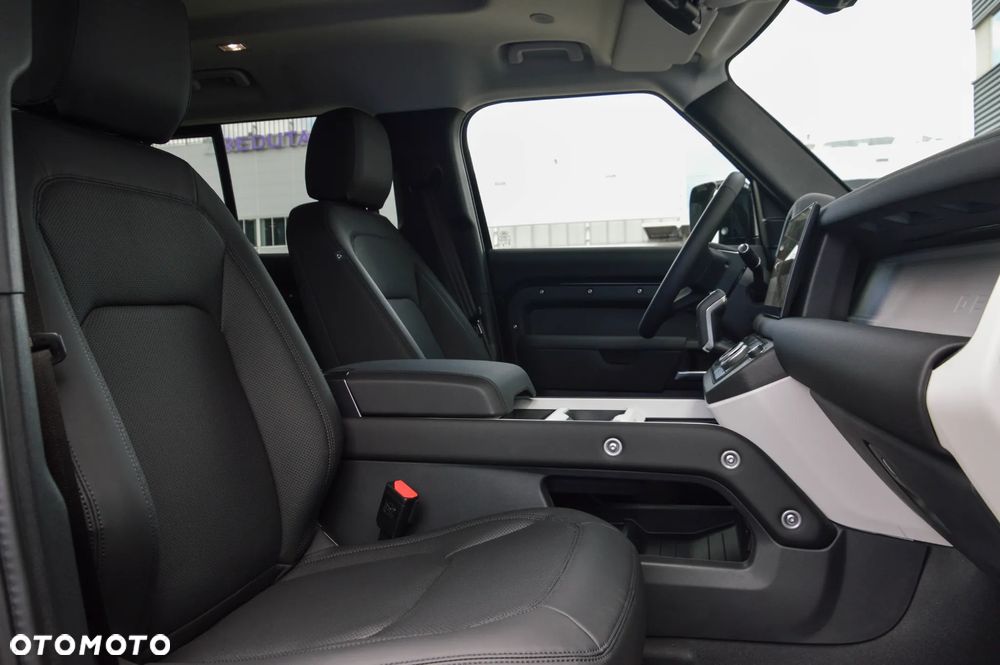Land Rover Defender 3.0 D250 mHEV - 18