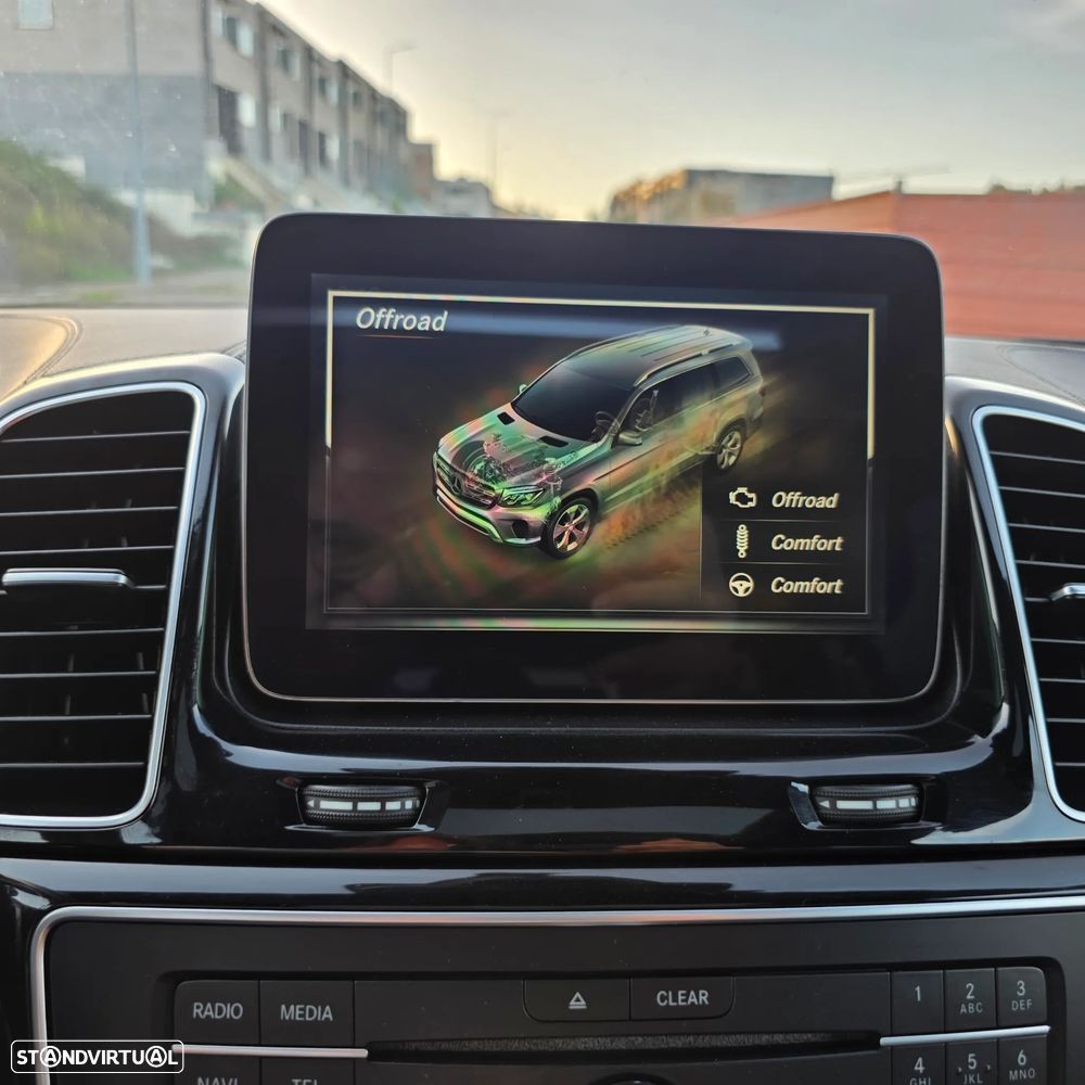 Mercedes-Benz GLS 350 d 4Matic 9G-TRONIC AMG Line - 22