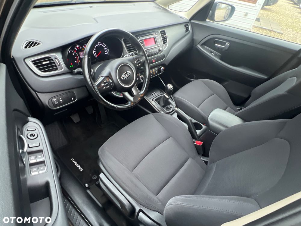 Kia Carens 1.6 GDI Dream Team Edition - 14