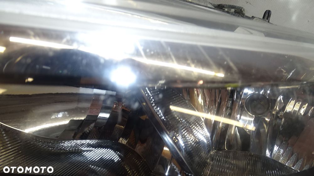 LAMPA LEWA PRZEDNIA OPEL COMBO E 90145298 - 2