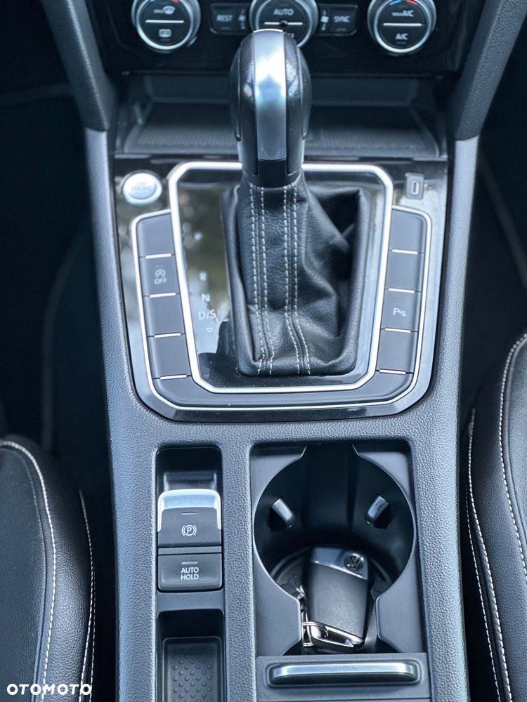 Volkswagen Passat - 18