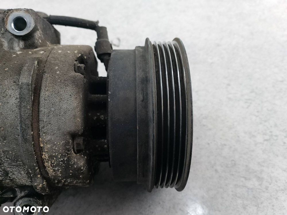 POMPA, SPRĘŻARKA KLIMATYZACJI TOYOTA AVENSIS VERSO 247300-2720  DENSO 2.0 - 2