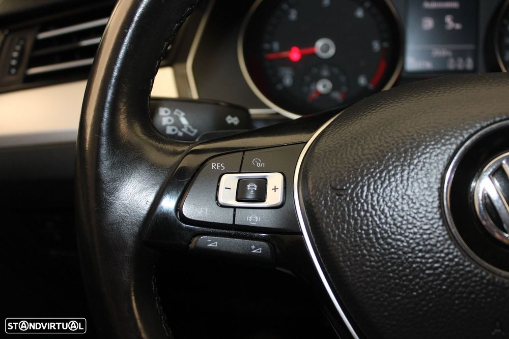 VW Passat Variant 2.0 TDI Business Package DSG - 12