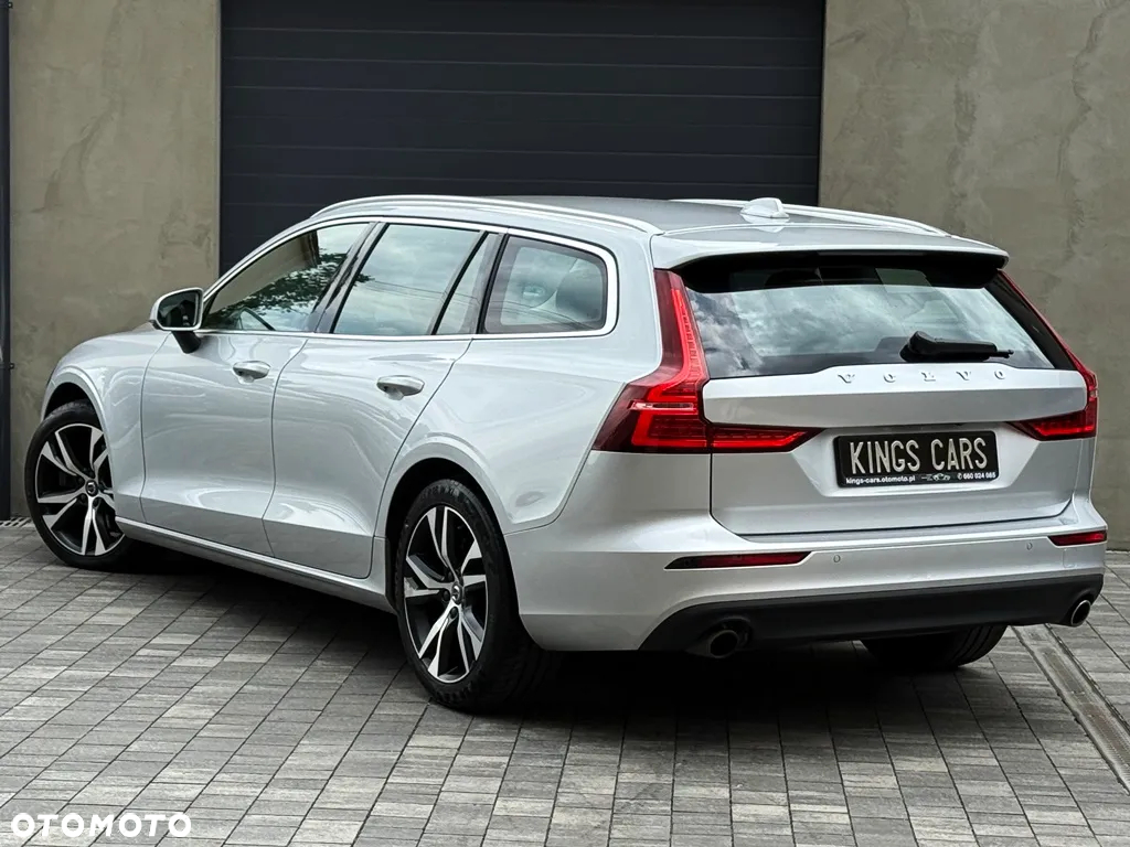 Volvo V60 B3 B DKG Momentum - 21