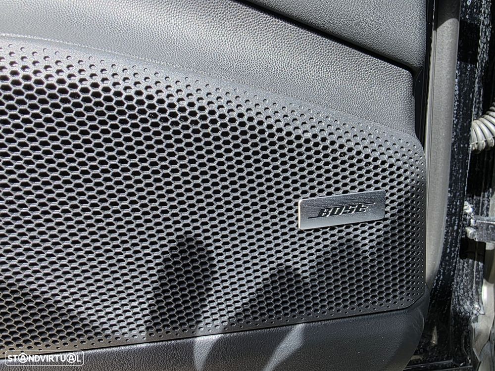 Porsche Macan Electric 4 - 21