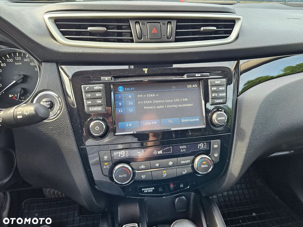 Nissan Qashqai 1.2 DIG-T Xtronic N-Connecta - 16