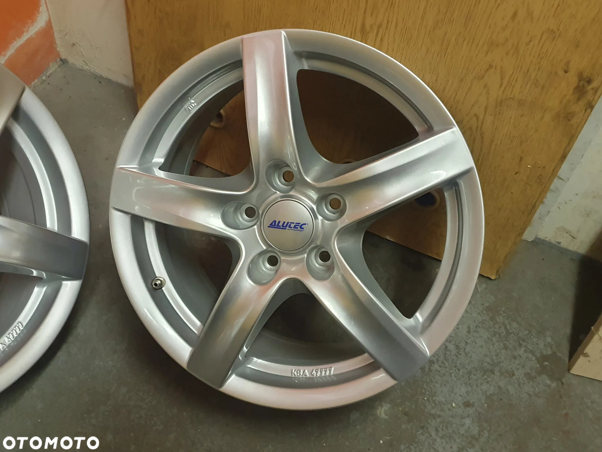 felgi 4 sztuki alutec grip felga 5x112 aluminiowa srebrna kba 47777 - 3
