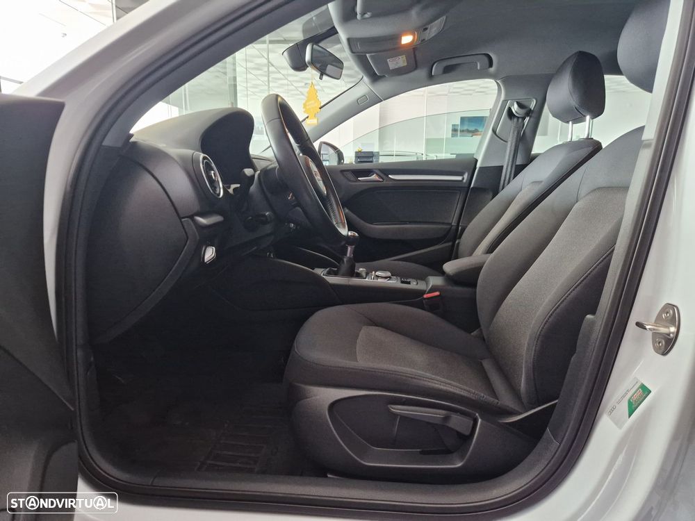 Audi A3 Limousine 1.6 TDI Design - 16