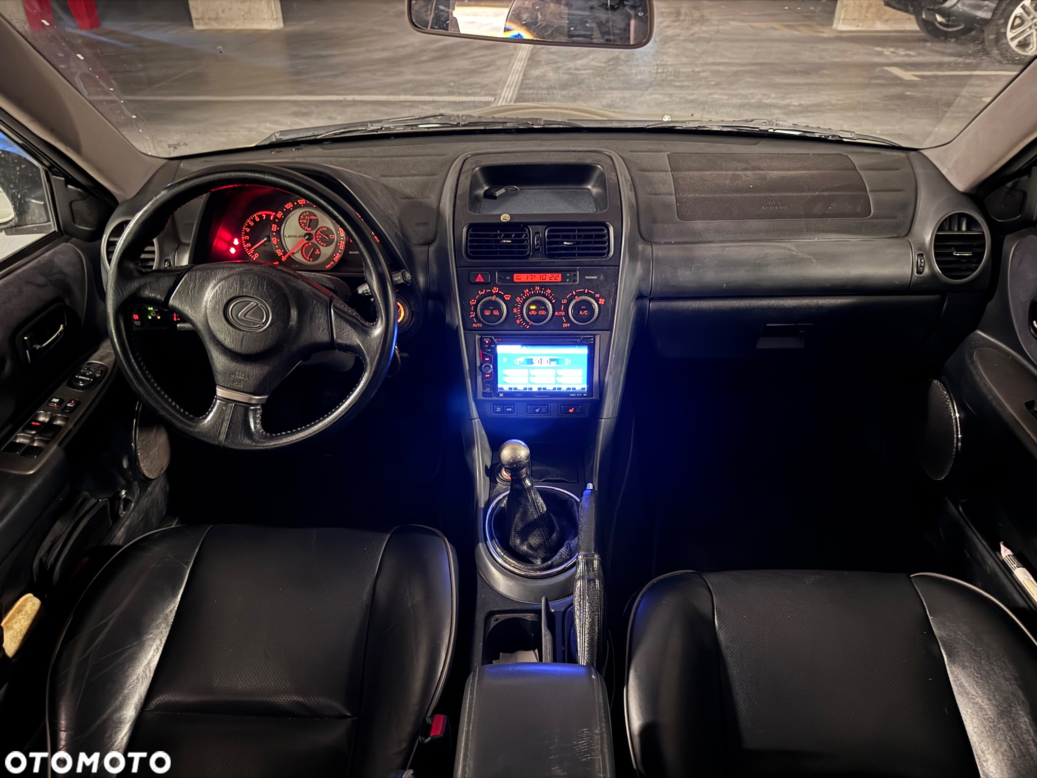 Lexus IS 200 SportCross - 19