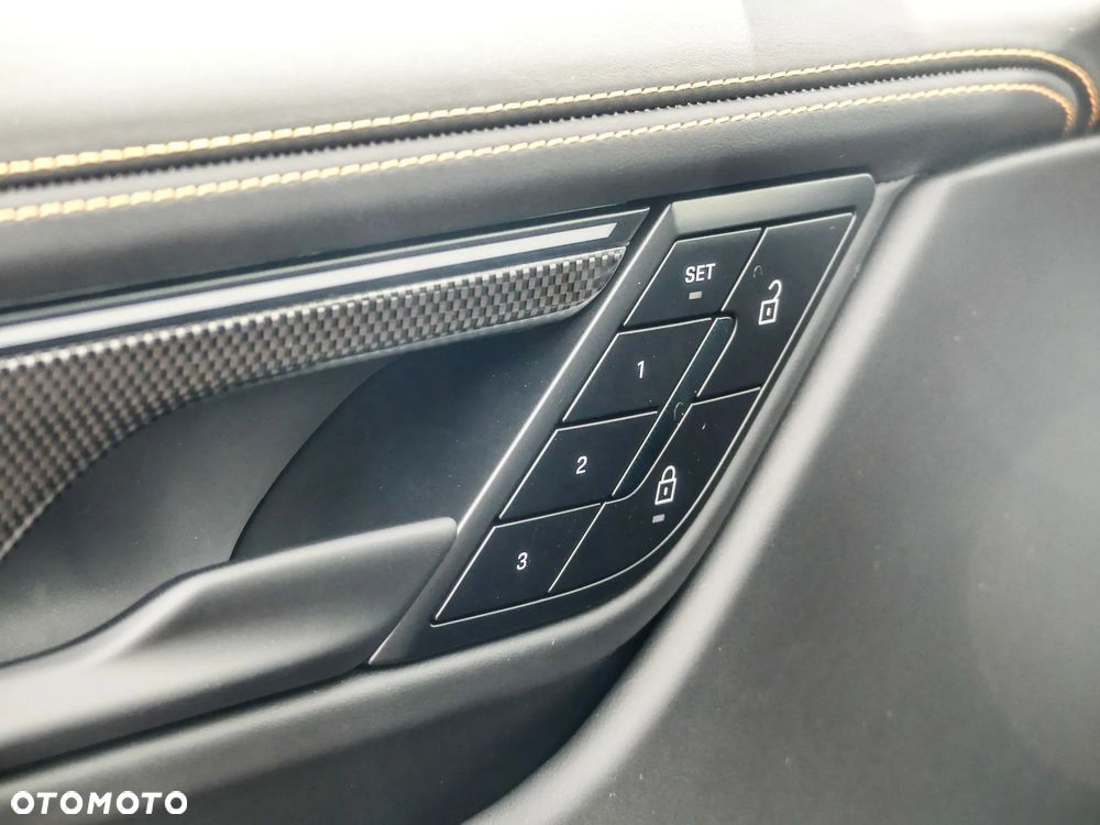 Porsche Macan Turbo 100kWh - 21