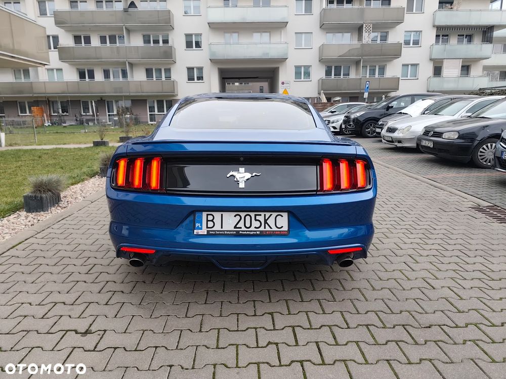 Ford Mustang - 6