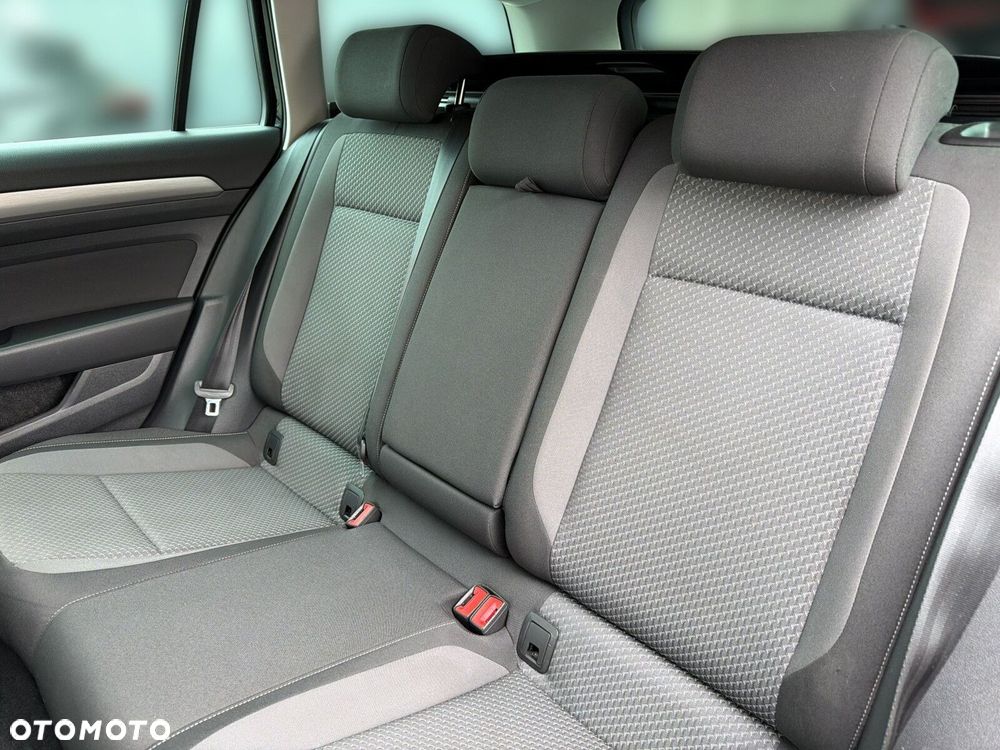 Volkswagen Passat - 34