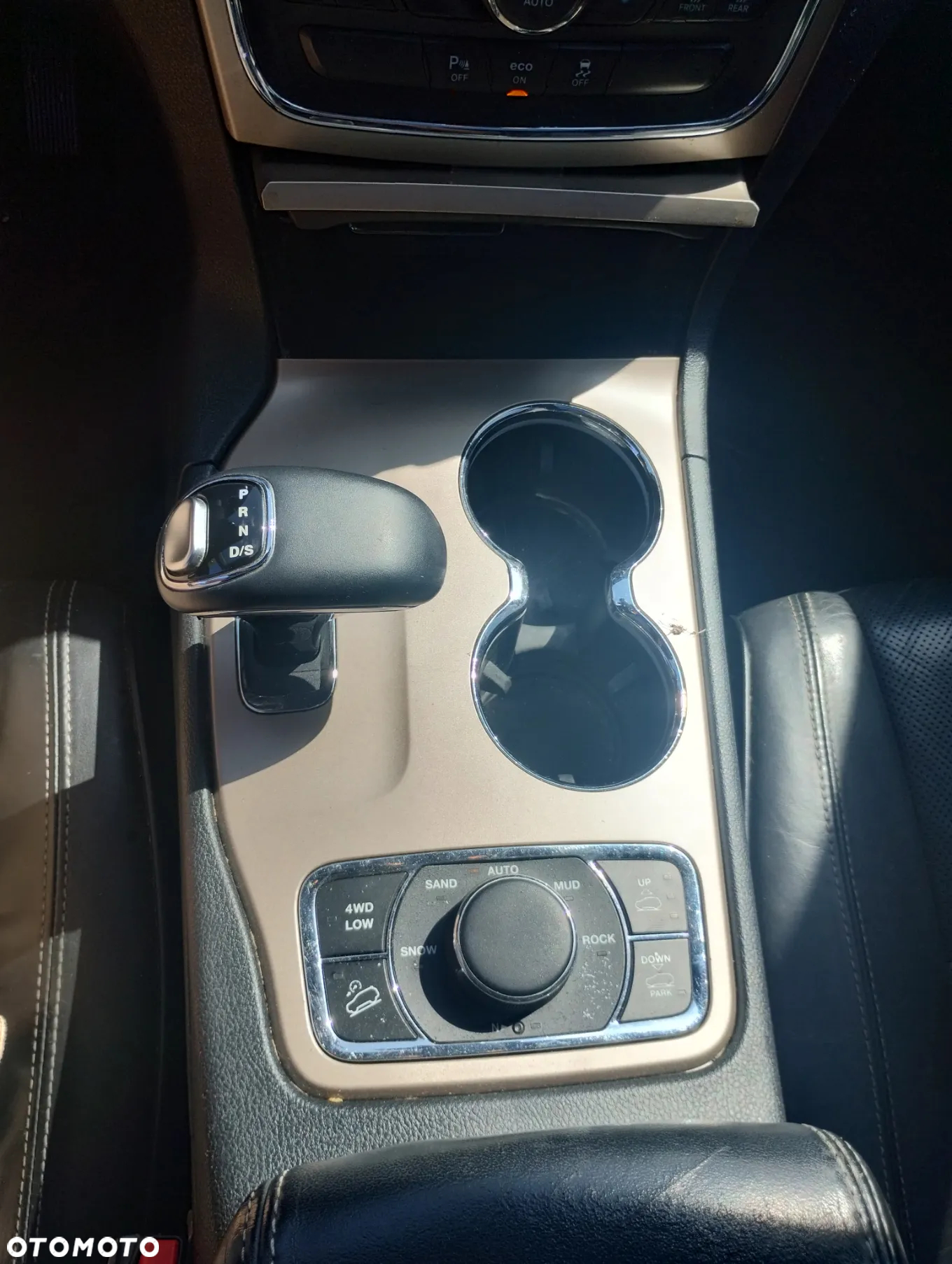 Jeep Grand Cherokee 5.7 V8 HEMI 4WD Automatik Overland - 17