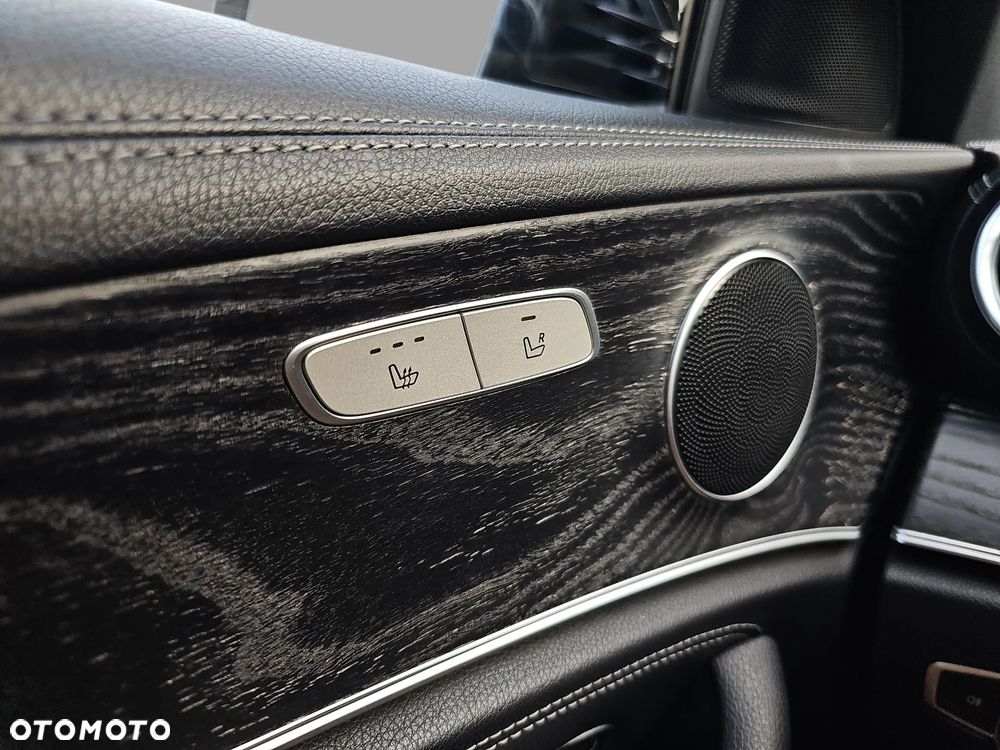Mercedes-Benz Klasa E 220 d 9G-TRONIC - 19