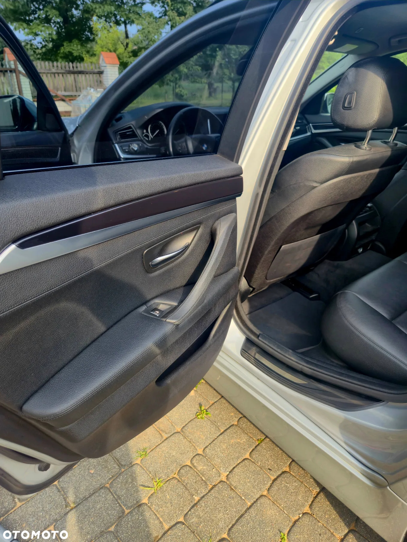BMW Seria 5 520d xDrive - 24