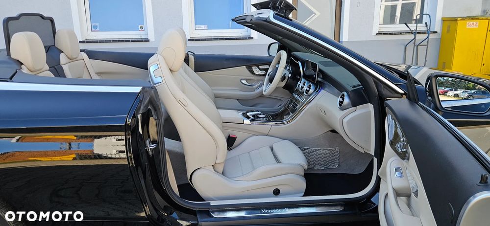 Mercedes-Benz Klasa C 300 Cabrio 9G-TRONIC AMG Line - 12