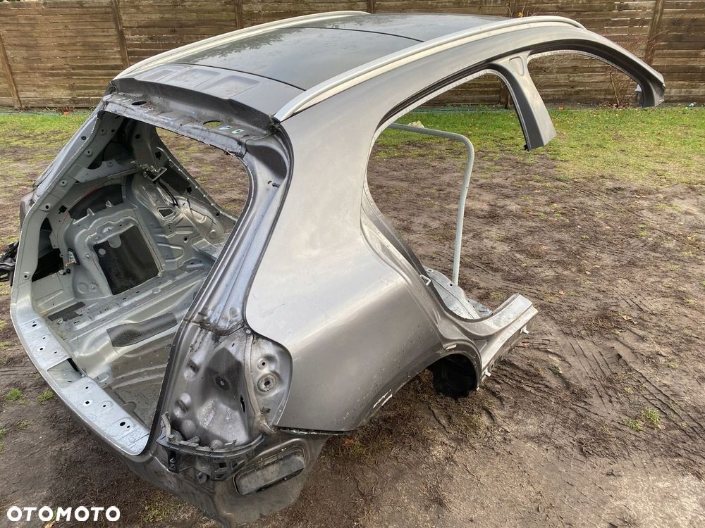 MERCEDES gla 156 tyl z dachem panorama cwiartka kolor 787 igla - 5