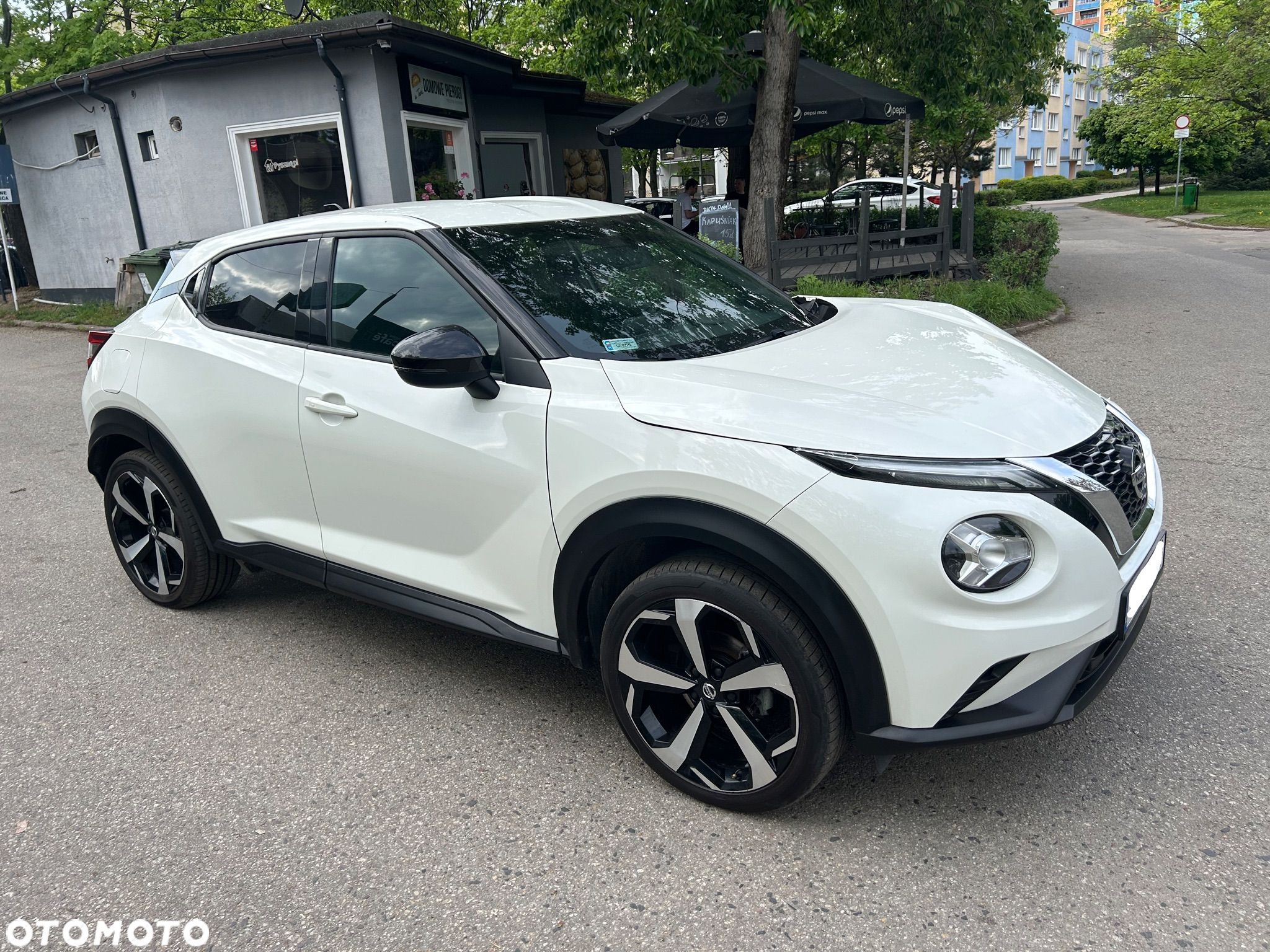 Nissan Juke 1.0 DIG-T N-Connecta DCT - 1
