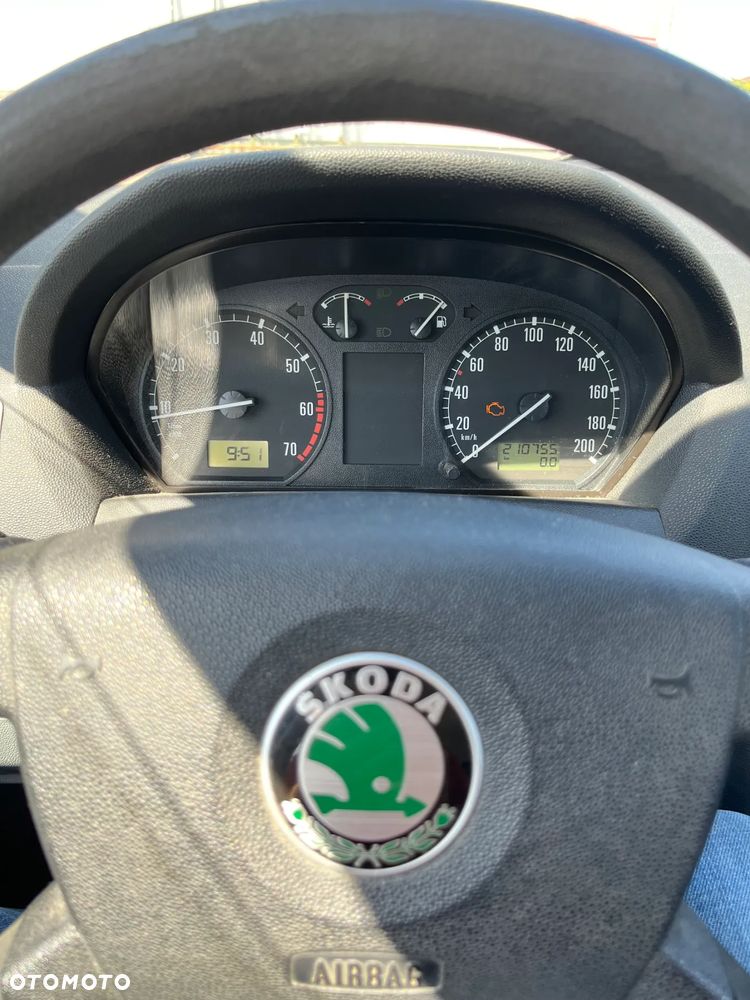 Skoda Fabia 1.2 HTP Classic - 2