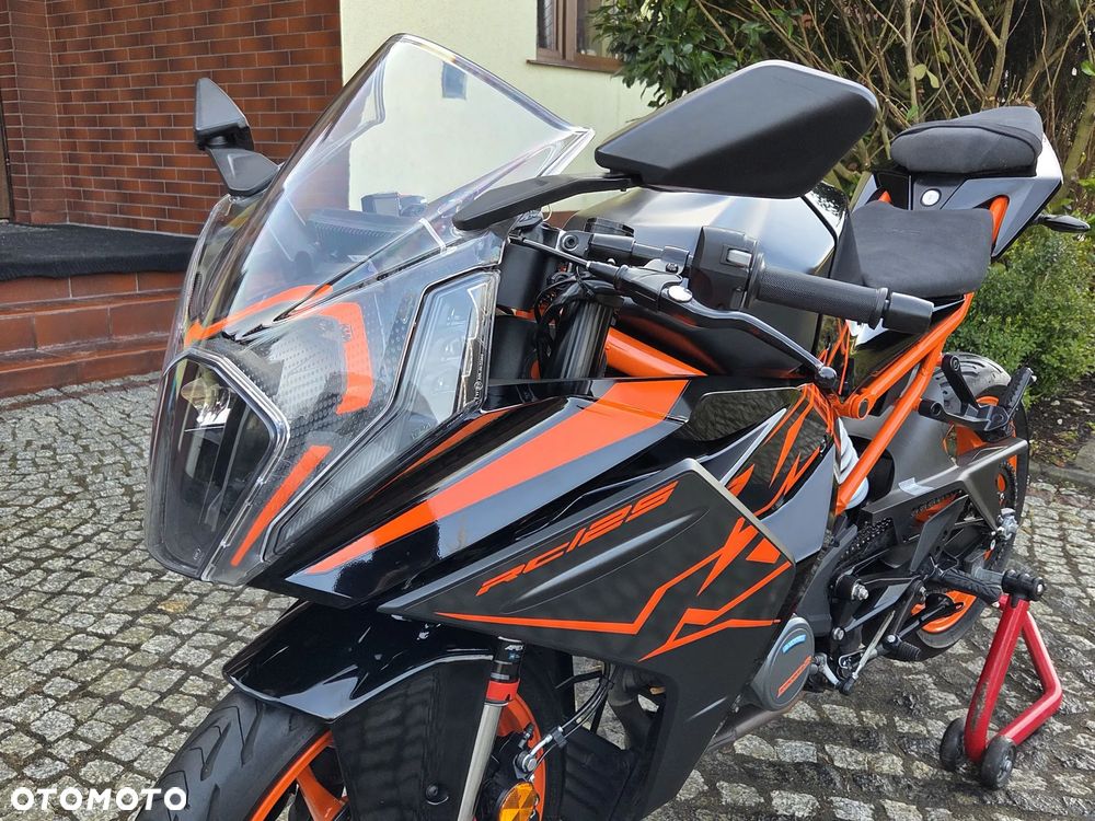 KTM RC 125 - 24